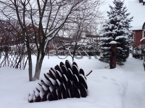 Садовая скульптура Пайнкон/Pinecone