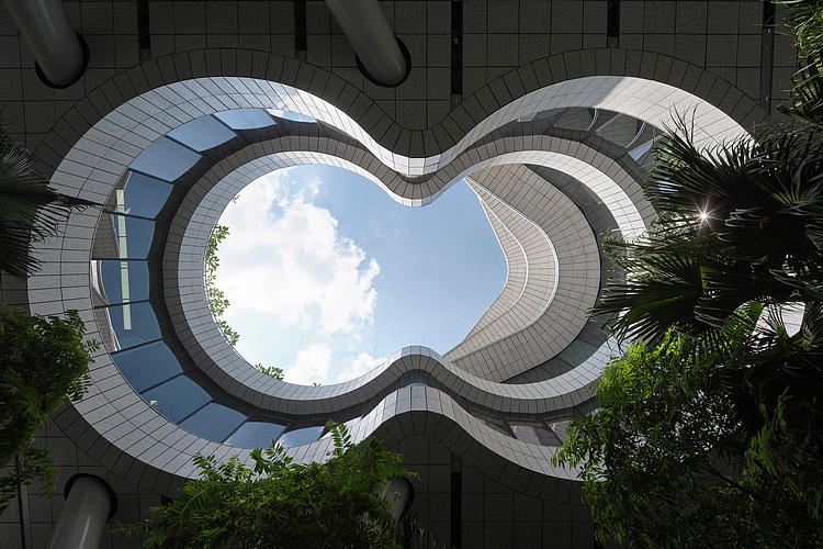 Компания Eric Parry Architects построила «каскад садовых террас» в  офисном здании в Сингапуре