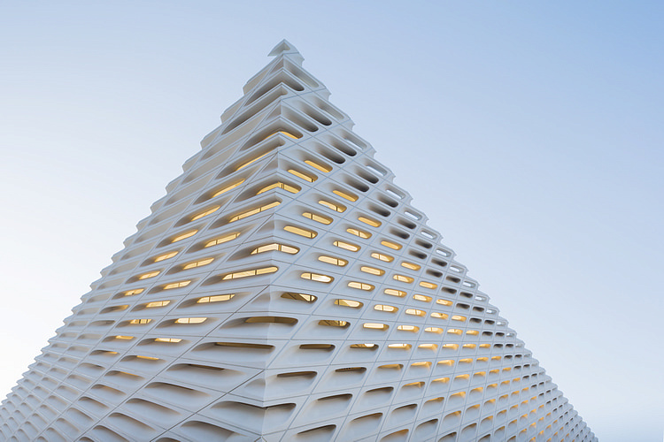 Необыкновенный музей искусств The Broad в Лос-Анджелесе